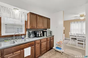 30 Stoneycrest Dr, Meriden, CT 06450 - Photo 6
