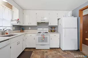 86 Cottage Rd, Enfield, CT 06082 - Photo 12