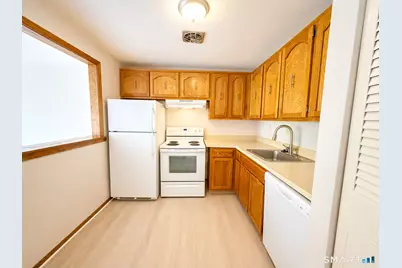 200 Laura Lane #B9, Rocky Hill, CT 06067 - Photo 1