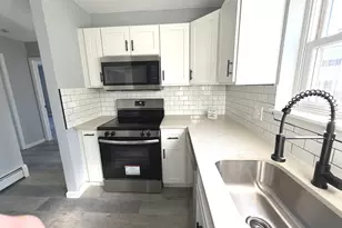 226 Laurel St, East Haven, CT 06512 - Photo 2