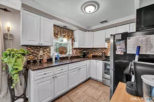 142 Old Stagecoach Rd, Meriden, CT 06450 - Photo 10