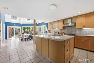 54 Kenmore Rd, Bloomfield, CT 06002 - Photo 10