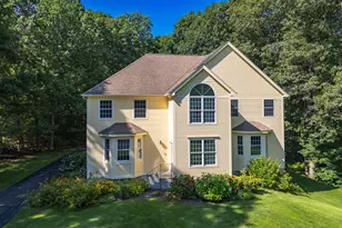 38 Jeremy Dr, East Lyme, CT 06333 - Photo 2