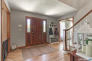 33 Country Club Woods Cir, Waterbury, CT 06708 - Photo 4