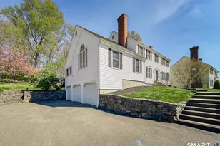 33 Country Club Woods Cir, Waterbury, CT 06708 - Photo 2