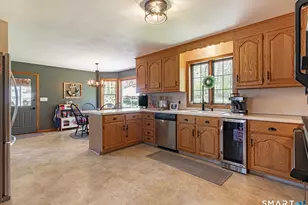 33 Country Club Woods Cir, Waterbury, CT 06708 - Photo 8