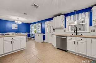 20 Post Oak Rd, Stratford, CT 06614 - Photo 12