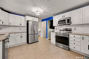 20 Post Oak Rd, Stratford, CT 06614 - Photo 10