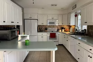 15 Brookfield Dr, East Lyme, CT 06333 - Photo 20