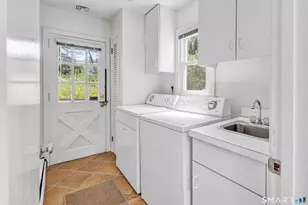 89 Random Rd, Fairfield, CT 06825 - Photo 18