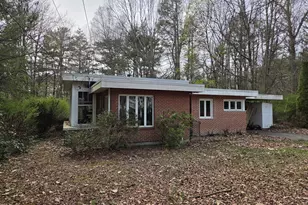 23 Gordon Ln, Enfield, CT 06082 - Photo 2