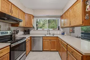 200 Woodmont Ave, Bridgeport, CT 06606 - Photo 10