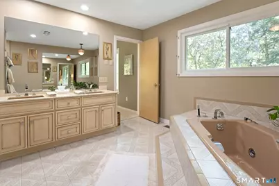 33 Butternut Lane, Stamford, CT 06903 - Photo 20