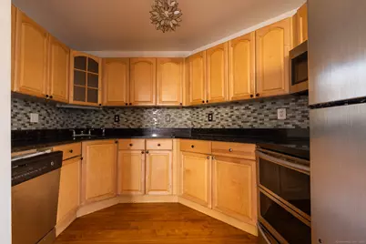 325 Myrtle Avenue #1206, Bridgeport, CT 06604 - Photo 6