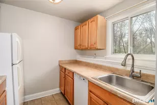 21 Harry Brook Village, New Milford, CT 06776 - Photo 2