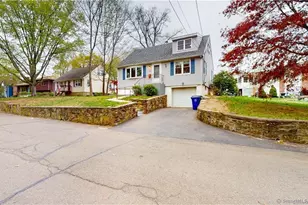 145 Rooster River Blvd, Bridgeport, CT 06606 - Photo 2