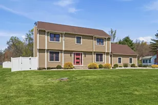 17 Melody Ln, East Hartford, CT 06118 - Photo 2