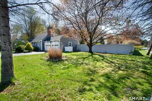 172 Weymouth Rd, Enfield, CT 06082 - Photo 2