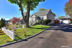 77 Raymond St, Waterbury, CT 06706 - Photo 2