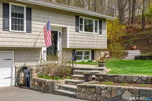 18 Fleetwood Dr, New Fairfield, CT 06812 - Photo 4