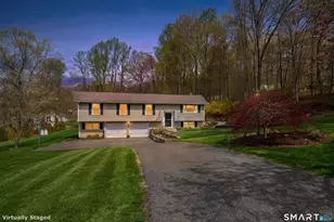 18 Fleetwood Dr, New Fairfield, CT 06812 - Photo 2
