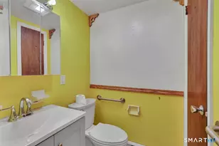 46 Horseshoe Dr, Waterbury, CT 06706 - Photo 18