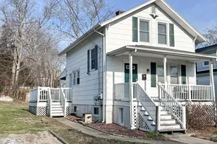 26 Crescent St, New London, CT 06320 - Photo 2