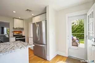 130 Toms Rd, Stamford, CT 06906 - Photo 16