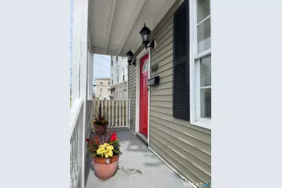 969 Maplewood Avenue, Bridgeport, CT 06605 - Photo 2