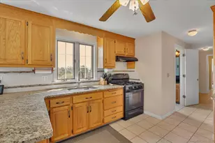 107 Trumbull Ln, South Windsor, CT 06074 - Photo 10