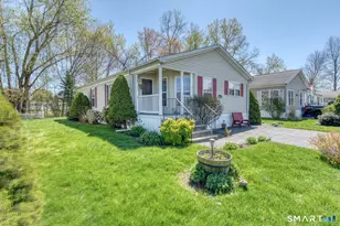 21 Laurel Cir, East Windsor, CT 06088 - Photo 2