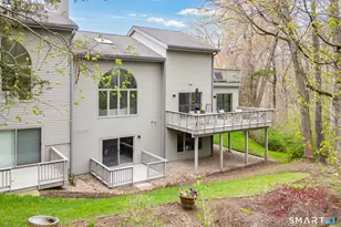 7 Brenthaven, Avon, CT 06001 - Photo 2