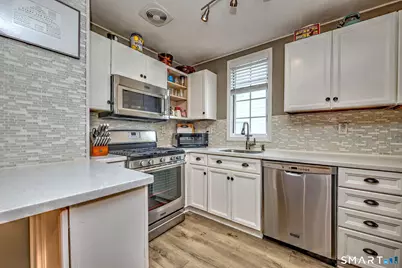 18 Grand Street, West Haven, CT 06516 - Photo 12