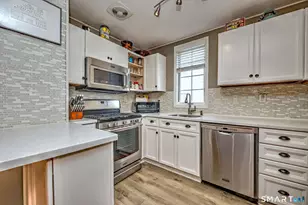 18 Grand St, West Haven, CT 06516 - Photo 12