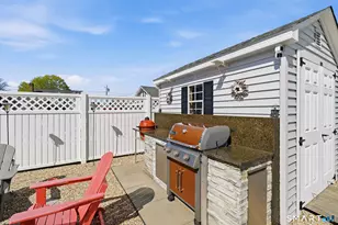 37 Mohican Rd, Old Saybrook, CT 06475 - Photo 10