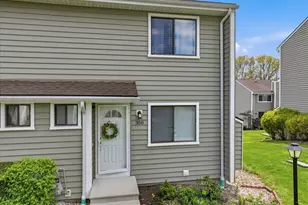 358 Monticello Dr, Branford, CT 06405 - Photo 2