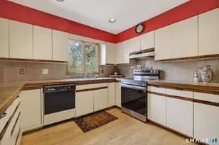 14 Round Hill Rd, Shelton, CT 06484 - Photo 8