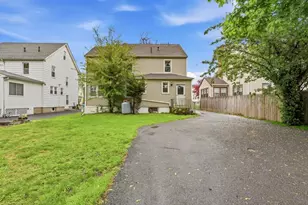 207 Branford St, Hartford, CT 06112 - Photo 22