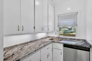 13 Alger St, New London, CT 06320 - Photo 20