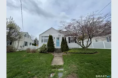 42 Parkway South, New London, CT 06320 - Photo 1