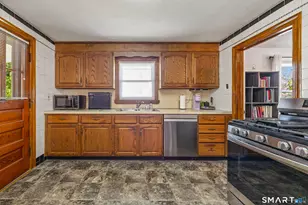 34 Rutland St, Waterbury, CT 06708 - Photo 10
