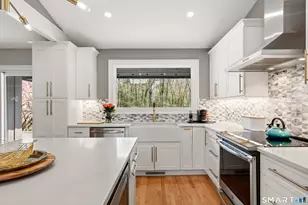 46 Breezy Hill Rd, Stamford, CT 06903 - Photo 14