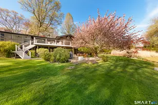 46 Breezy Hill Rd, Stamford, CT 06903 - Photo 2