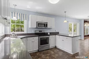 8 Brockett Rd, Wallingford, CT 06492 - Photo 6