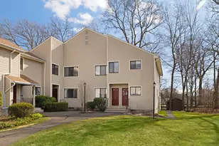 39 Lance Cir, Bridgeport, CT 06606 - Photo 14