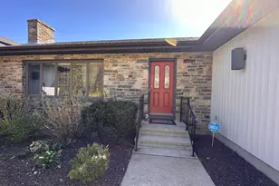36 Marks Ct, Branford, CT 06405 - Photo 2