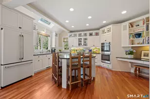 31 Greenswood Pl, Glastonbury, CT 06073 - Photo 6