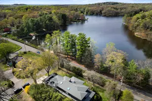34 Canoe Brook Rd, Trumbull, CT 06611 - Photo 2