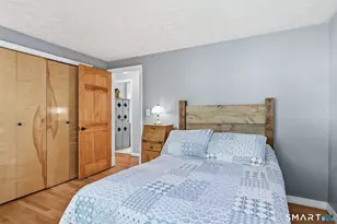 9 Overhill Rd, Enfield, CT 06082 - Photo 14
