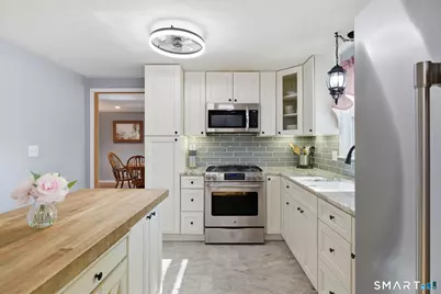 9 Overhill Road, Enfield, CT 06082 - Photo 6